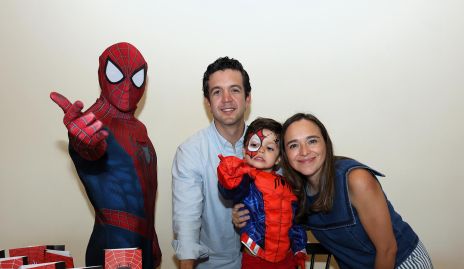  Daniel Granados, Marcelo Granados y María Ramirez.