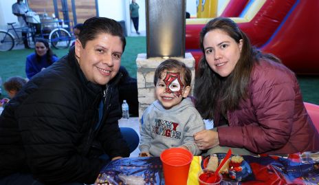  José Martinez, Luis Martinez y Priscila Gordoa.