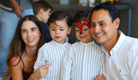  Marina Jourdain y Ricardo Leos con sus hijos Jerónimo y Ricardo.