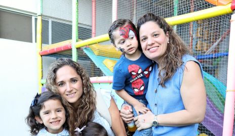  Alejandra Rangel, Sofía de la Rosa, Alita de la Rosa, Patricio Enríquez y Paola Arévalo.
