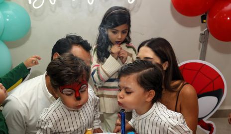  Familia Leos Jourdain.