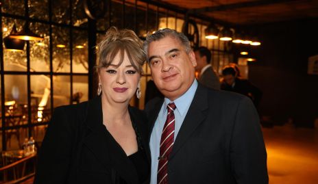  Adriana Martínez y Carlos Conde.
