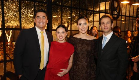  Osvaldo, Renata, Sofía y Alan.