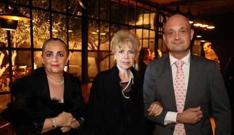  Ileana Valdés, Silvia y Alejandro Revilla.
