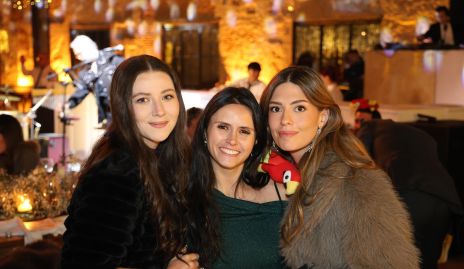  Susana Navia, Giselle y María José Macías.