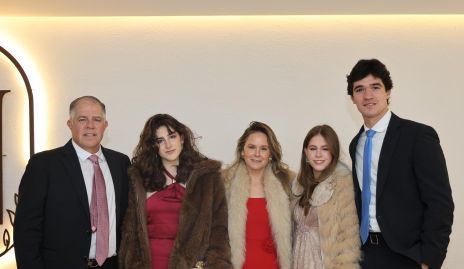  Ramón Suárez, María Fernanda Suárez, Susana García, Alejandra Suárez y Julián Castro.