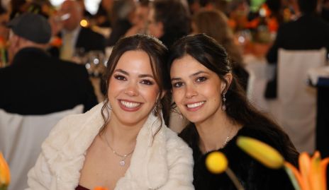  Montse y Anika Lozano.