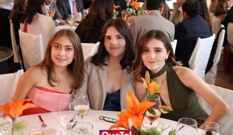  María Leos, Inés Sánchez y Pía Sánchez.