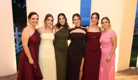  Montse Lozano, Ximena Raitarski, Ale Raitarski, Ana Martínez, Montse Martínez y Katia Raitarski.