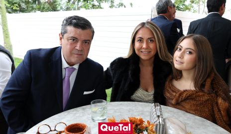  Braulio Sánchez, Josune Arzola y María Leos.