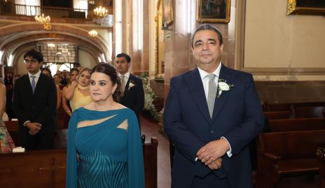  Margaret Lozano y José Luis González, papás de la novia.