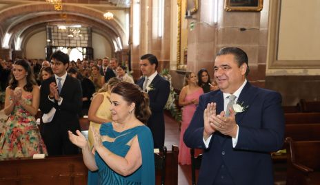  Margaret Lozano y José Luis González, papás de la novia.