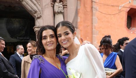  Elvira Sánchez y Margaret González.
