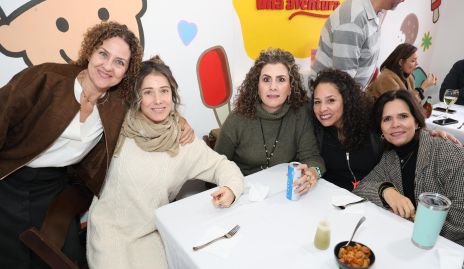  Guille Guerra, Ingrid Díaz, Lizeth Rubín, Mariana Álvarez y Alejandra Martínez.