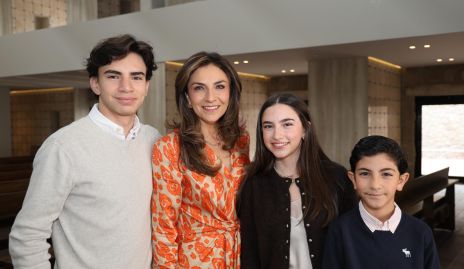  Alejandra Dip con sus hijos.