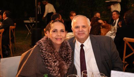  Toyita Villalobos y Héctor Dávila.