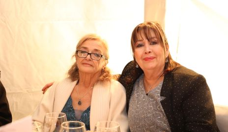  Leticia Fernández e Hilda de Fernández.