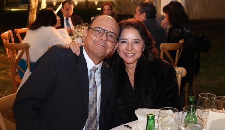  Héctor y Rebeca Villalobos.