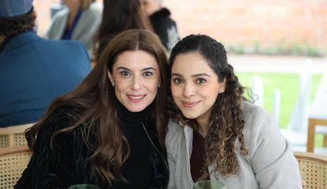  Karina Hernández y Tania Loredo.