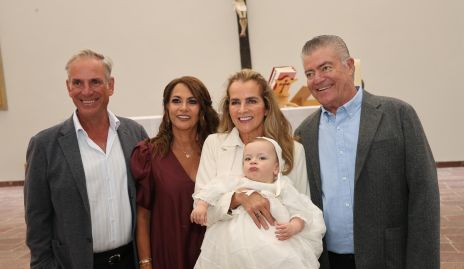  Jesús Aguirre, Raquel Altamirano, Patricia del Bosque y Roberto Lozano con su nieto Roberto 