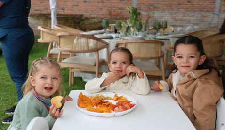  Loretta, Luisa y Alessa.