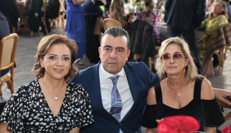  Cony Alvarado, Javier Gómez y Patricia Gaviño.