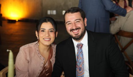  Daniela Pérez y Carlos Derbez.