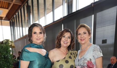 Adriana Saucedo, Miriam y Lidia Angélica Saucedo.