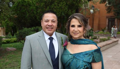  Jorge Jaimes y Adriana Saucedo, papás de la novia.