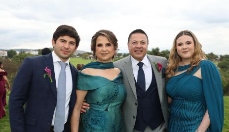  Jorge Jaimes, Adriana Saucedo, Jorge Jaimes y Adriana Jaimes.