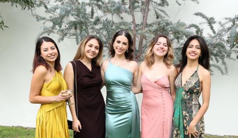  Paola Pérez, Mónica Ramírez, Daniela González, Pía Azuara y Mariana Soto.