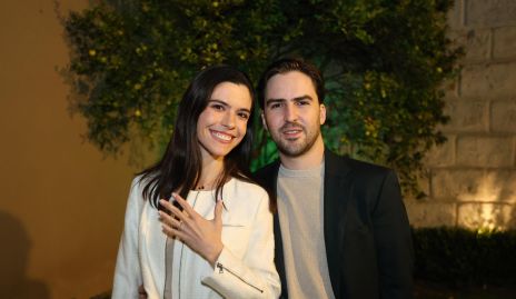  Montse Hampshire y Alonso Gómez se comprometieron en matrimonio.