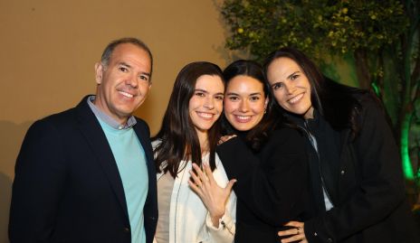  Carlos Hampshire, Montse Hampshire, Natalia Hampshire y Adriana Pérez.