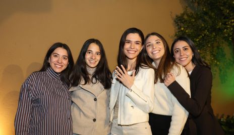  Carla, Valentina, Montse, Sofía y Consuelo.