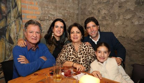 , Gerardo Villasuso, Sandra Villasuso,  Sandra Gaviño, Mario  y Eugenia Mercado.