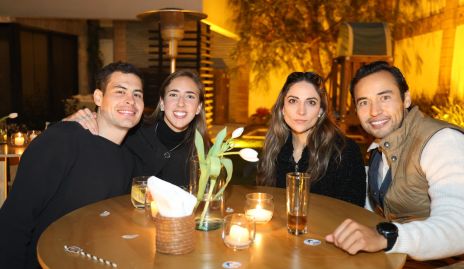  Tito Fernández, Adriana Almaguer, Daniela Torres y Guillermo Paredes.