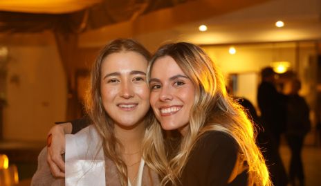  Laura Pelayo y Jocelyn Córdova.