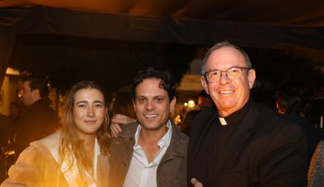  Laura Pelayo, Jorge Naya y el padre Gabriel.