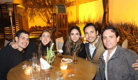  Tito Fernández, Adriana Almaguer, Daniela Torres, Guillermo Paredes y Jorge Naya.