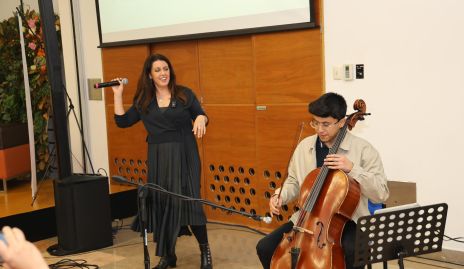 Cristina Puga interpretó su canción Enciende TU potencial.
