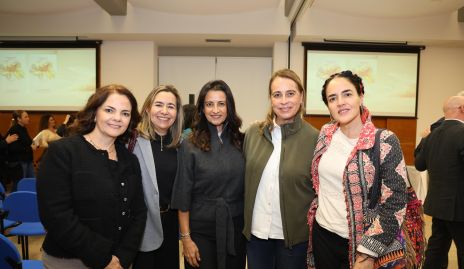  Montse Lozano, Sofía Valle, Mónica Galarza, Meritchell Galarza y Nancy Puente.