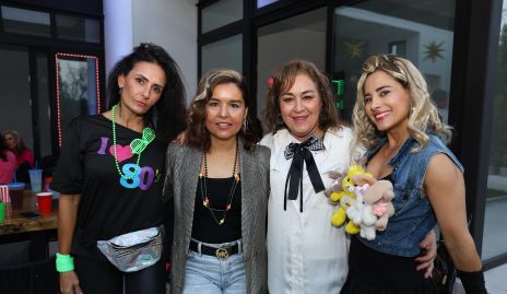  Claudia Artolózaga, Lore Torres, Deyi y Anilú.