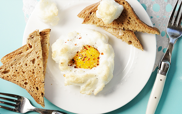 ¿Qué son los cloud eggs y por qué deberías probarlos?