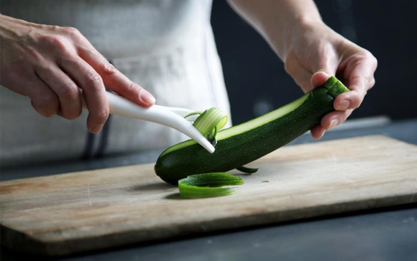 No deberías pelar estas 7 frutas y verduras si quieres aprovechar todos sus nutrientes