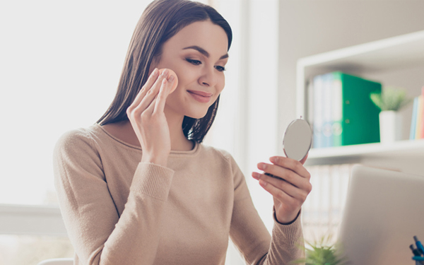 Los mandamientos del maquillaje para corregir manchas