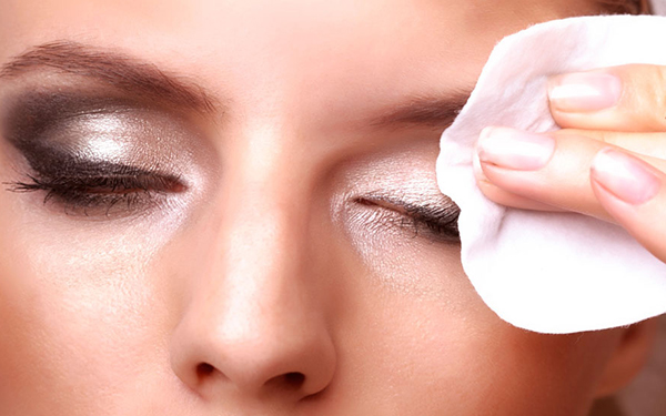 Tips para remover maquillaje a prueba de agua