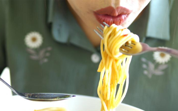 Comer pasta no engorda sino que puede ayudar a bajar de peso, según estudio