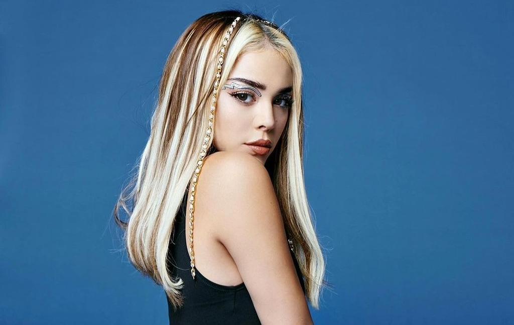 Danna Paola es viral por su nuevo look y ¡cantar tema de RBD!