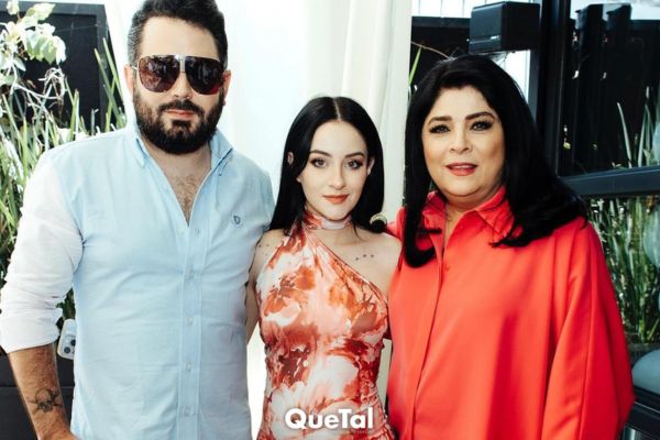 José Eduardo Derbez y Paola Dalay celebran su segundo baby shower junto a Victoria Ruffo