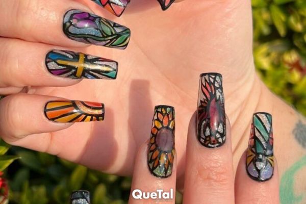 Uñas de vitral para una primavera llena de color